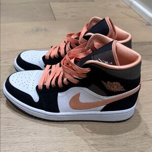 Nike Women’s High-Top Sneakers in Black/White/Peach
